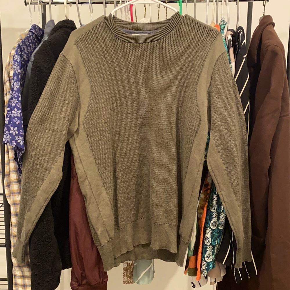 1897 sweater, very nice fit, high quality, looks great! Size Large, worn once